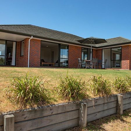 The Waterfront Ruakaka - Ruakaka Holiday Home Bagian luar foto