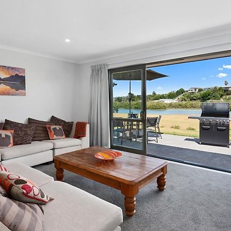 The Waterfront Ruakaka - Ruakaka Holiday Home Bagian luar foto