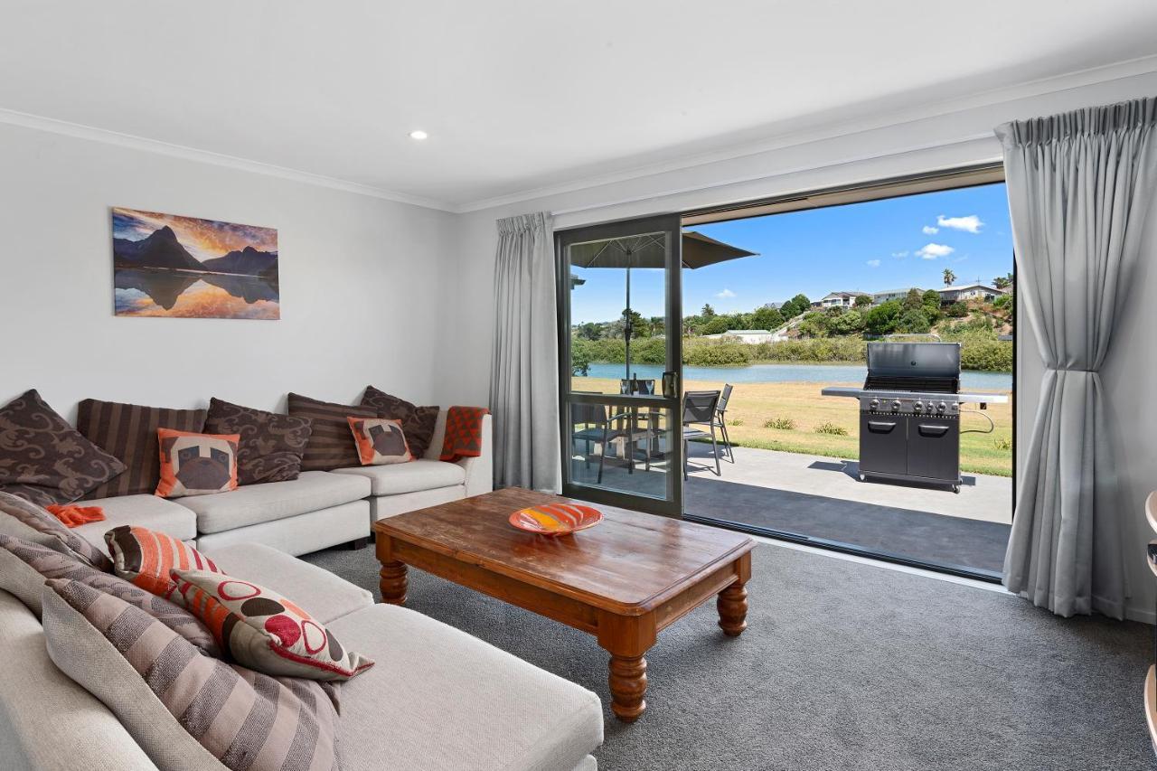The Waterfront Ruakaka - Ruakaka Holiday Home Bagian luar foto