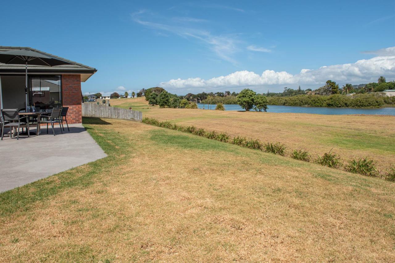 The Waterfront Ruakaka - Ruakaka Holiday Home Bagian luar foto