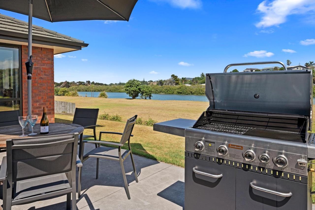 The Waterfront Ruakaka - Ruakaka Holiday Home Bagian luar foto