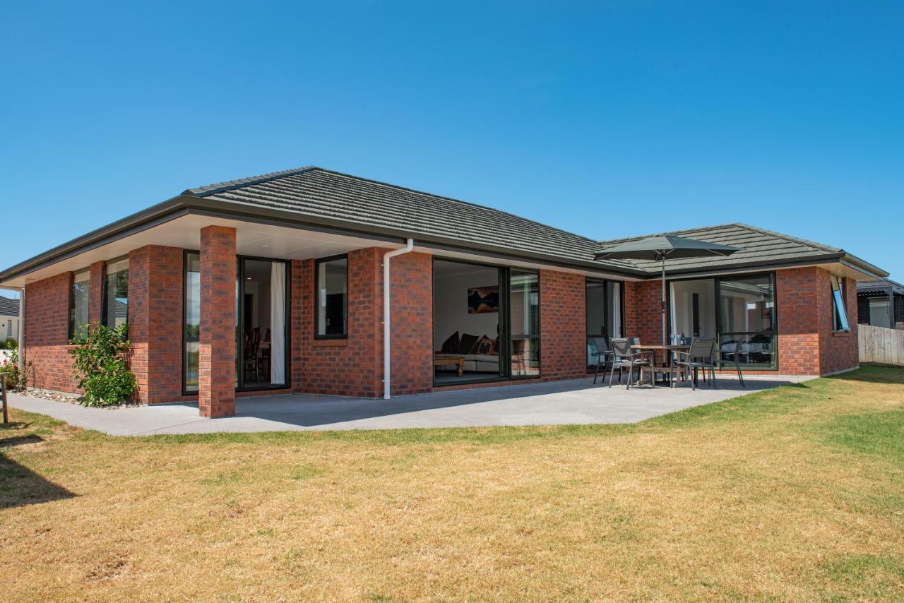 The Waterfront Ruakaka - Ruakaka Holiday Home Bagian luar foto